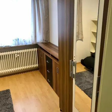 Die Ist Zentral Gelegen Und Trotzdem Sehr Ruhig-wg-shared-apartament-is Not Detached Apartament-general Wc Munich